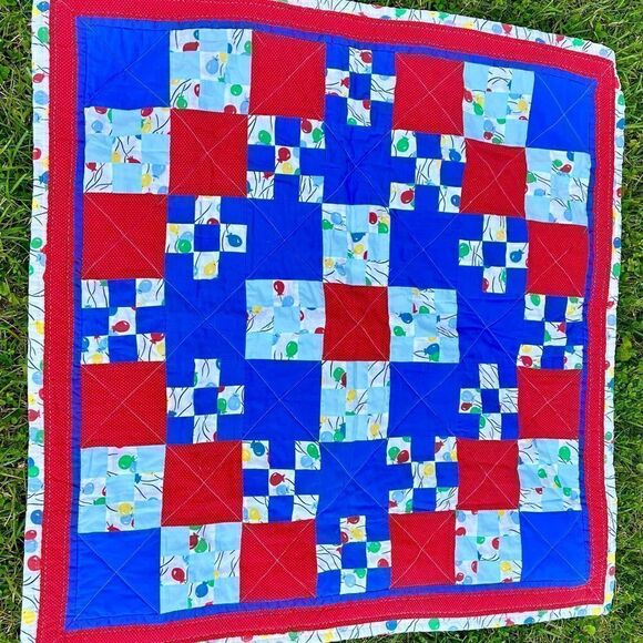 Vintage Homemade Baby Quilt Blanket Balloons Patchwork Red Blue Cotton Blanket - Picture 1 of 8